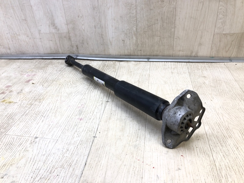 Запчасть амортизатор задний левый JEEP CHEROKEE 14- 2016 2.4 ED8 68224858AD Б/У Амортизатор задний левый JEEP CHEROKEE 14- 2016 2.4 ED8 68224858AD Б/У