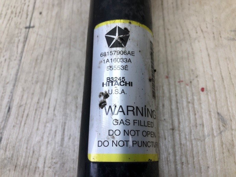 Амортизатор задний левый CHEROKEE 14- 2016 2.4 ED8 Амортизатор задний левый CHEROKEE 14- 2016 2.4 ED8