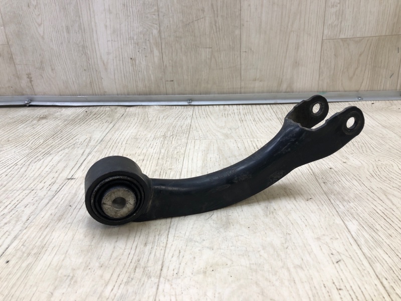 Запчасть рычаг задней подвески поперечный верхний JEEP CHEROKEE 14- 2016 2.4 ED8 68207620AA Б/У Рычаг задней подвески поперечный верхний JEEP CHEROKEE 14- 2016 2.4 ED8 68207620AA Б/У