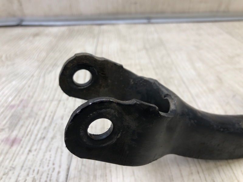 Рычаг задней подвески поперечный верхний CHEROKEE 14- 2016 2.4 ED8 Рычаг задней подвески поперечный верхний CHEROKEE 14- 2016 2.4 ED8