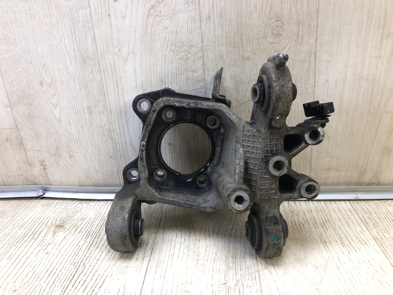 Запчасть цапфа задняя левая JEEP CHEROKEE 14- 2016 2.4 ED8 5090073AC Б/У Цапфа задняя левая JEEP CHEROKEE 14- 2016 2.4 ED8 5090073AC Б/У