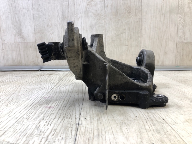 Цапфа задняя левая JEEP CHEROKEE 14- 2.4 ED8 Цапфа задняя левая JEEP CHEROKEE 14- 2.4 ED8