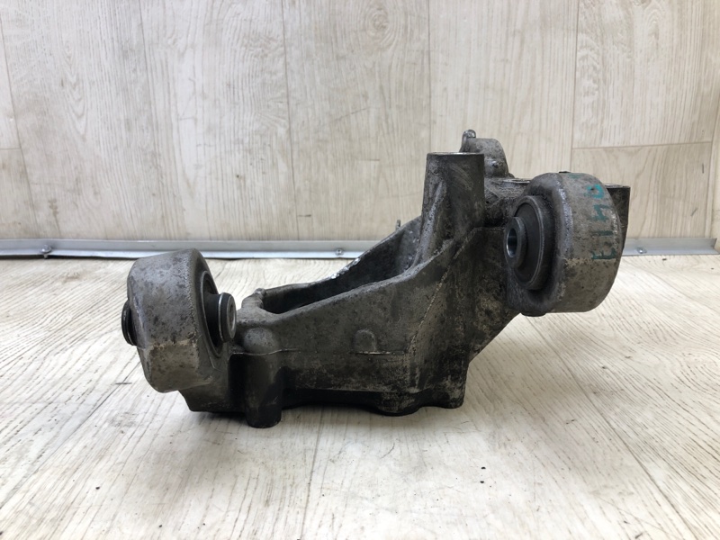 Цапфа задняя левая CHEROKEE 14- 2016 2.4 ED8 Цапфа задняя левая CHEROKEE 14- 2016 2.4 ED8