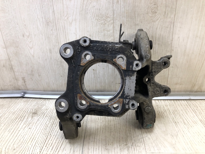 Цапфа задняя правая CHEROKEE 14- 2016 2.4 ED8 Цапфа задняя правая CHEROKEE 14- 2016 2.4 ED8