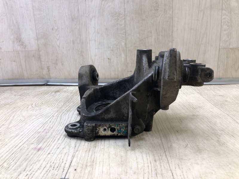 Цапфа задняя правая JEEP CHEROKEE 14- 2.4 ED8 Цапфа задняя правая JEEP CHEROKEE 14- 2.4 ED8