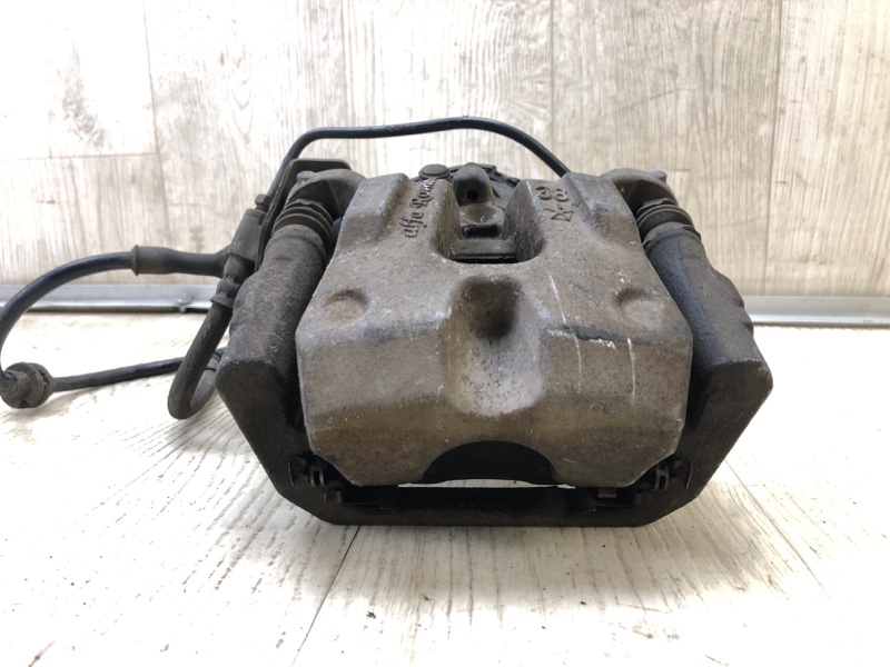 Суппорт тормозной задний левый CHEROKEE 14- 2016 2.4 ED8 Суппорт тормозной задний левый CHEROKEE 14- 2016 2.4 ED8