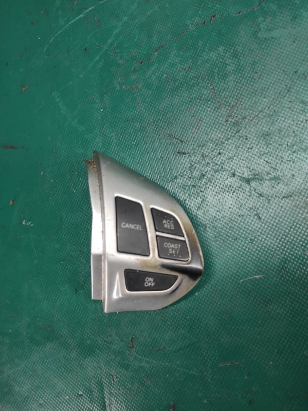 Кнопки на руль правые MITSUBISHI LANCER X 10 07-15 2010 2.0 4B11 8602A008 Б/У