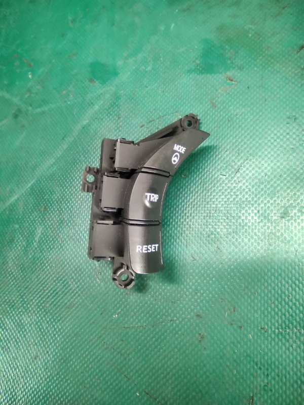 Кнопки на руль правые HYUNDAI ELANTRA MD 10-15 2014 1.8 G4NB 96700-3X850SA5 Б/У