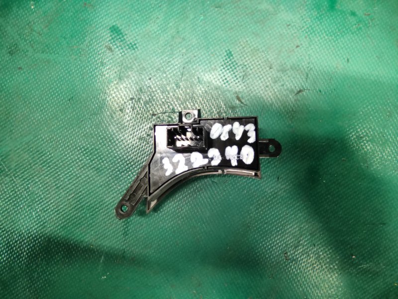 Кнопки на руль правые HYUNDAI ELANTRA MD 10-15 1.8 G4NB