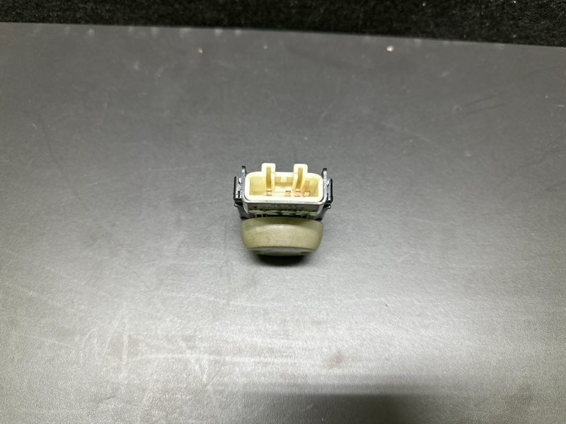 Кнопка регулировки сиденья передняя левая CAMRY 55 14-17 2015 ASV50 2.5 2ARFE