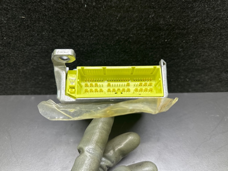 Блок управления AIRBAG TOYOTA CAMRY 55 14-17 ASV50 2.5 2ARFE
