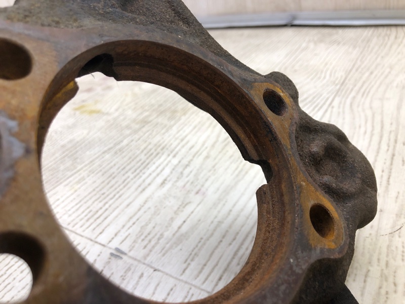 Кулак поворотный передний левый X-TRAIL/ROGUE T32 13-20 2017 2.5 QR25DE