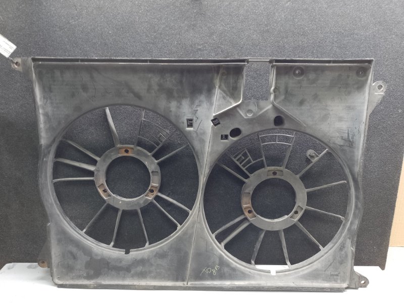 Диффузор вентилятора основного радиатора TRIBECA B9 05-07 Диффузор вентилятора основного радиатора TRIBECA B9 05-07