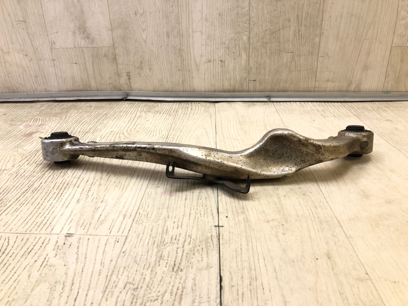 Рычаг задней подвески поперечный верхний правый X-TRAIL/ROGUE T32 13-20 2017 2.5 QR25DE