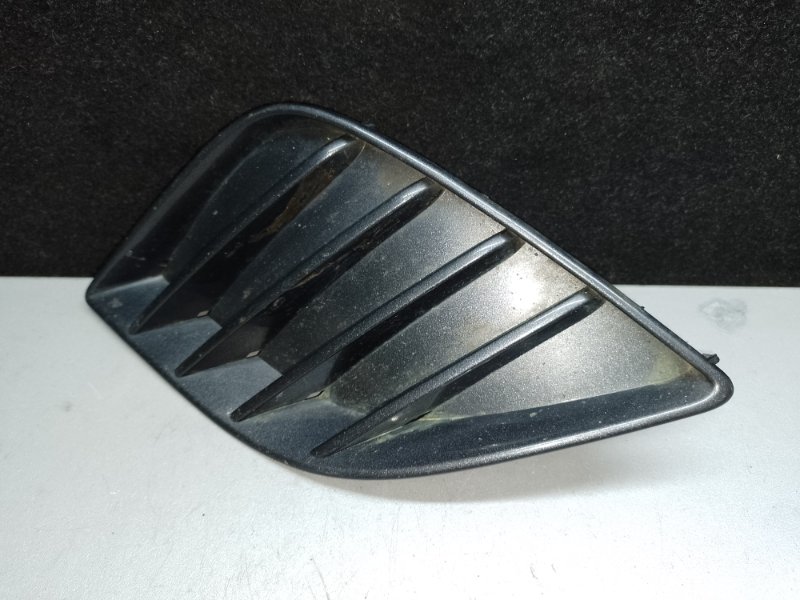 Заглушка ПТФ левая TOYOTA COROLLA E16 13- 81482-02510 Б/У