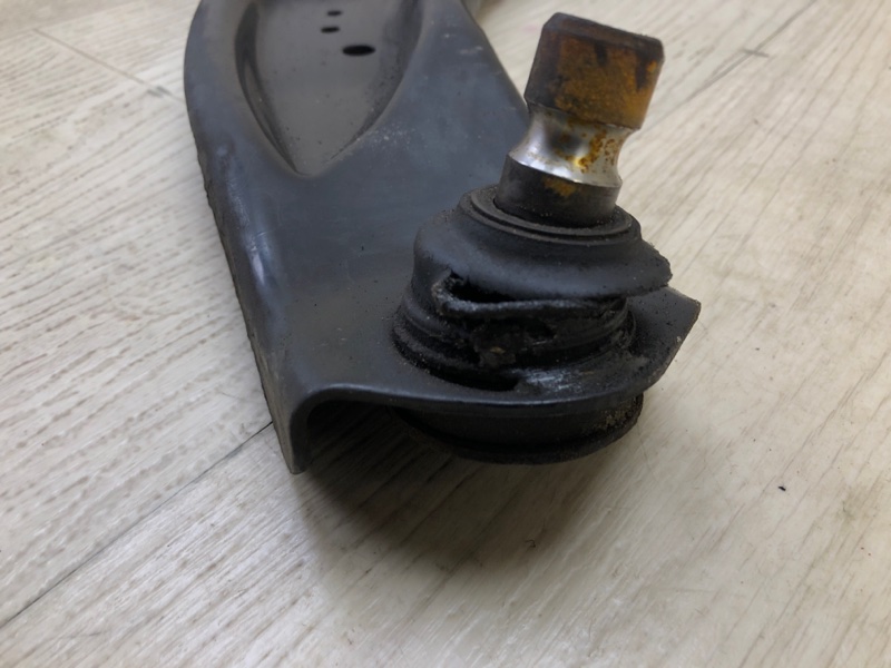 Рычаг передней подвески нижний левый X-TRAIL/ROGUE T32 13-20 2017 2.5 QR25DE