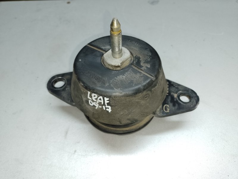 Подушка двигателя NISSAN LEAF 10-17 11220-3NA0A Б/У
