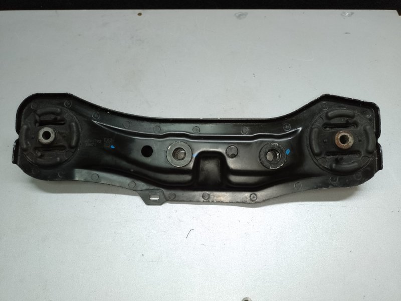 Кронштейн редуктора задний CRV 06-12 Кронштейн редуктора задний CRV 06-12