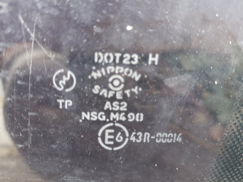 Стекло двери переднее левое MAZDA 626 GD 87-91