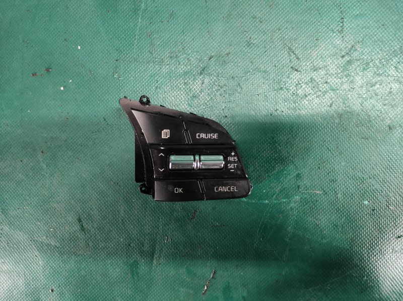 Кнопки на руль KIA FORTE BD 18-21 2019 2.0 96720-M6110 Б/У