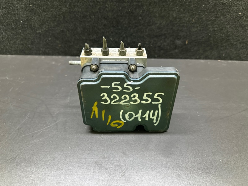 Блок ABS CAMRY 55 14-17 2015 ASV50 2.5 2ARFE