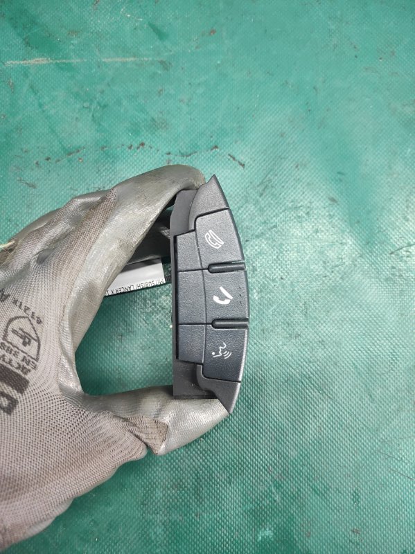 Кнопки на руль MITSUBISHI LANCER X 10 07-15 2010 2.0 4B11 8750A021 Б/У