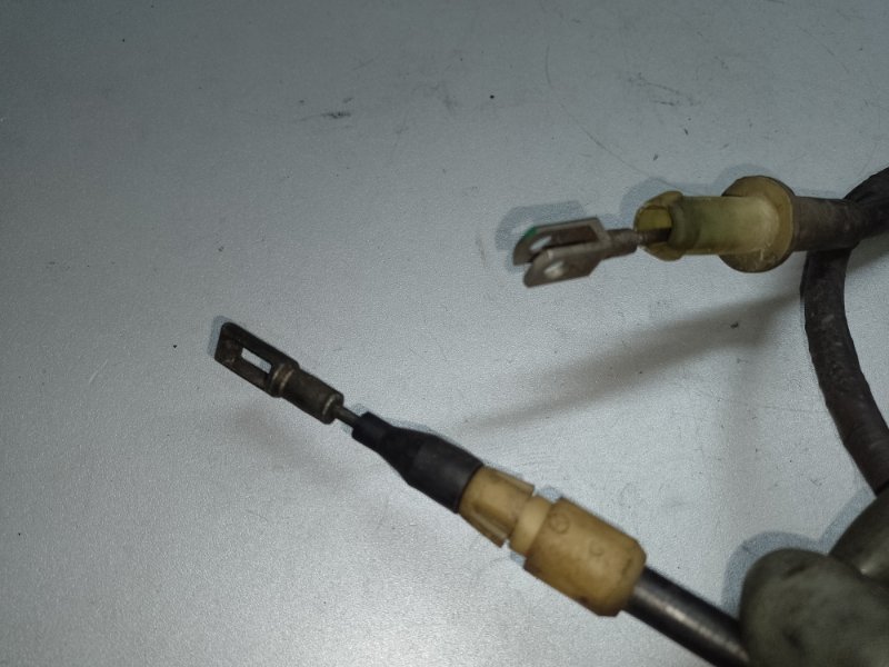 Трос стояночного тормоза левый E-CLASS W211 02-09 2007 W211 M272964 3.5