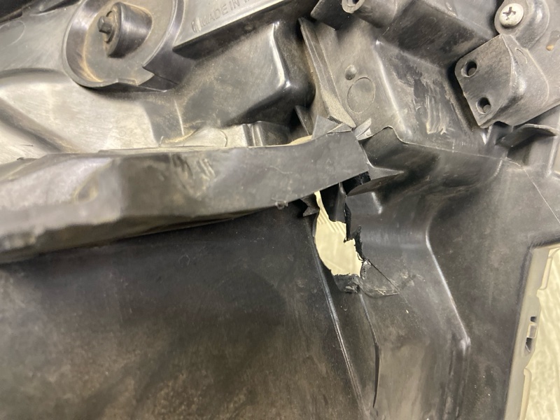 Фара левая RAV4 13-19 2016 2.5 2ARFE