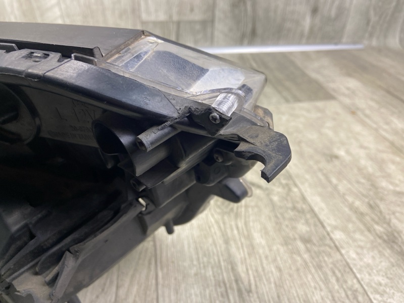 Фара левая RAV4 13-19 2016 2.5 2ARFE