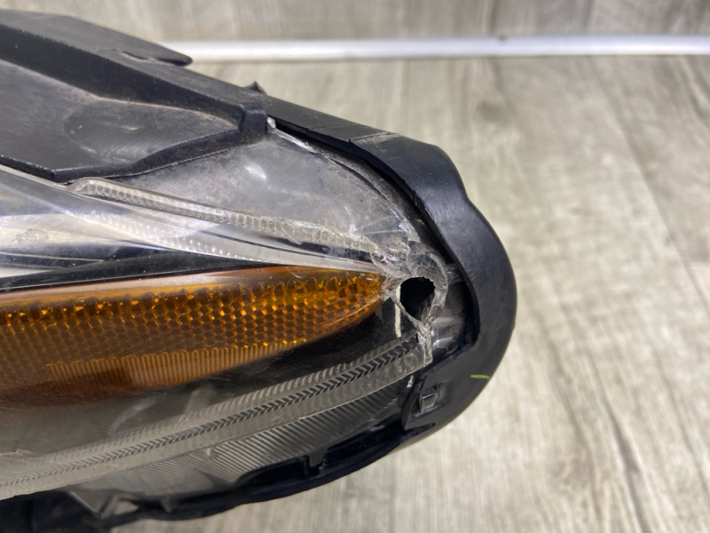 Фара левая RAV4 13-19 2016 2.5 2ARFE