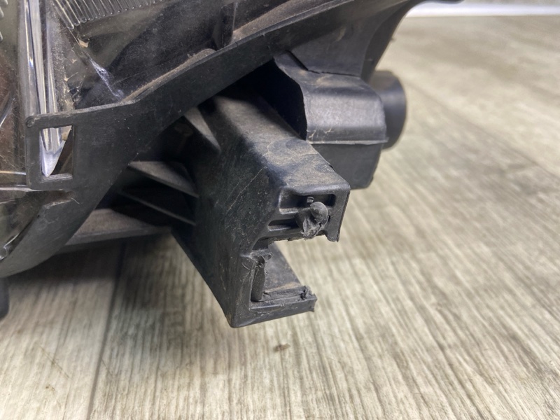 Фара левая RAV4 13-19 2016 2.5 2ARFE