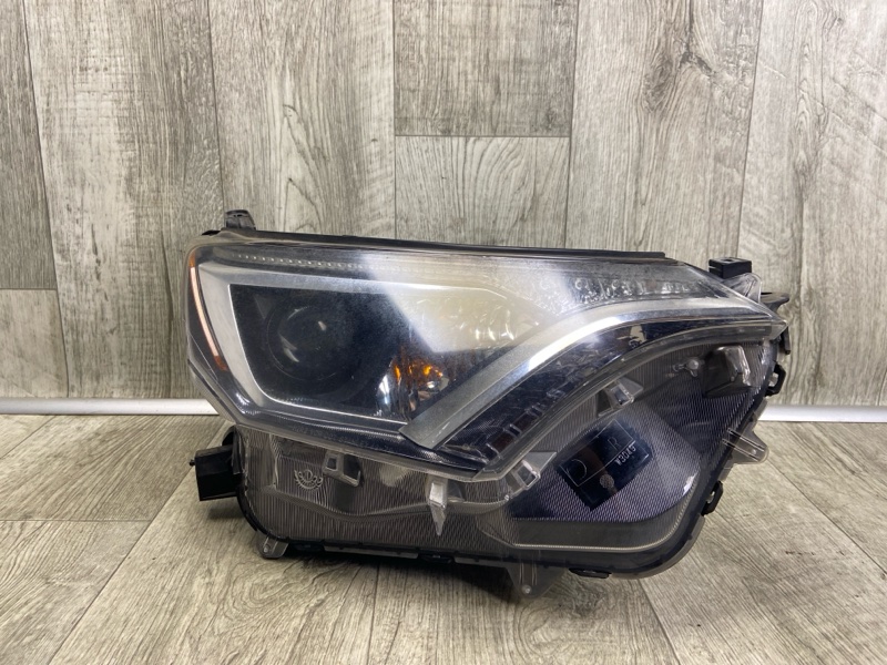 Фара правая TOYOTA RAV4 13-19 2016 2.5 2ARFE 8113042640 Б/У