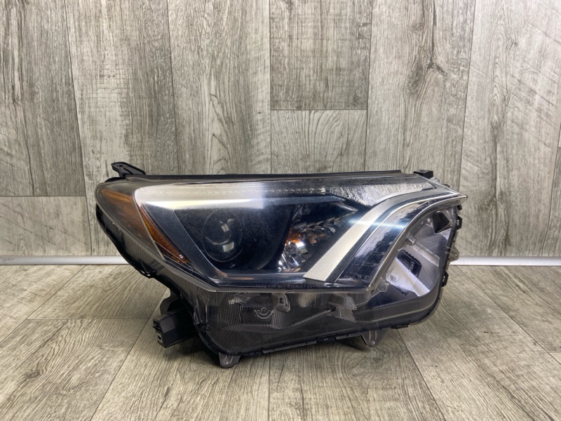 Фара правая RAV4 13-19 2016 2.5 2ARFE