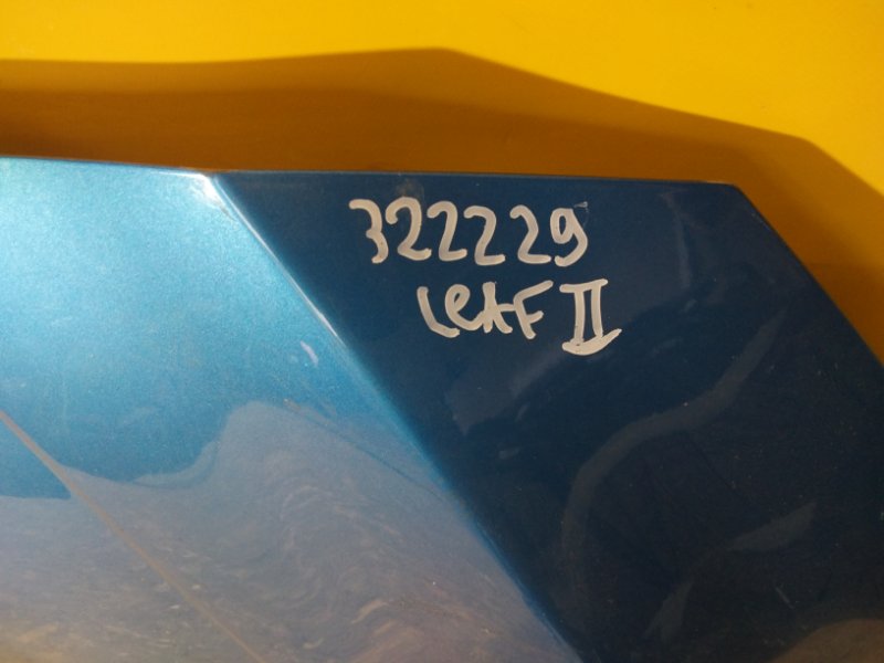 Капот LEAF 18-