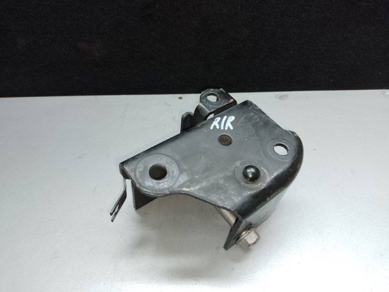 Крепление балки подвески заднее правое NISSAN SENTRA B17 12-21 1.8 MRA8DE