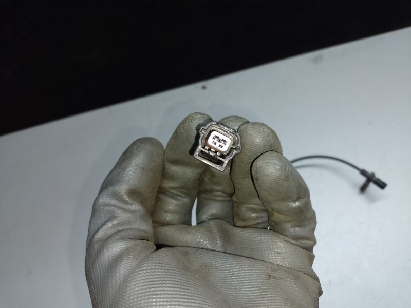 Датчик ABS задний левый SENTRA B17 12-21 2013 1.8 MRA8DE Датчик ABS задний левый SENTRA B17 12-21 2013 1.8 MRA8DE