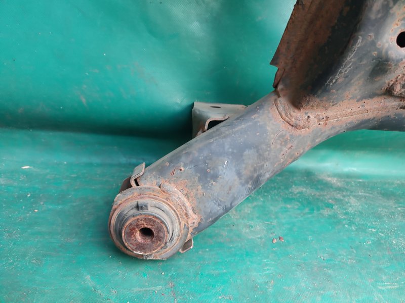 Балка задней подвески TRIBECA B9 05-07