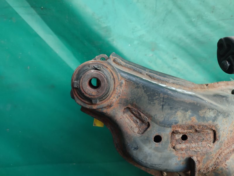 Балка задней подвески TRIBECA B9 05-07