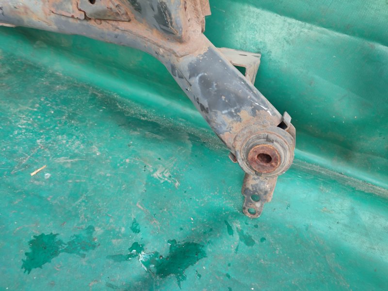 Балка задней подвески TRIBECA B9 05-07