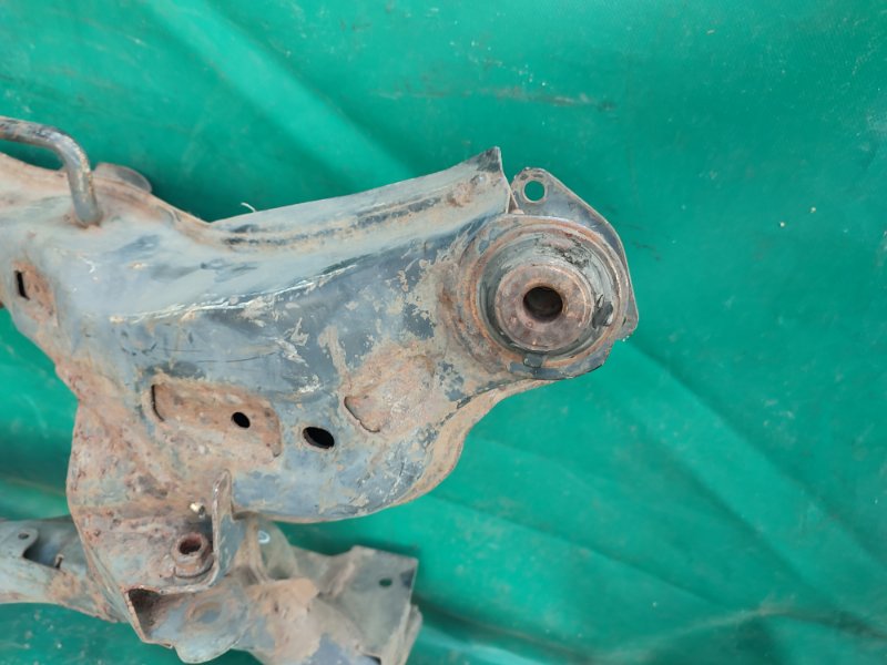 Балка задней подвески TRIBECA B9 05-07