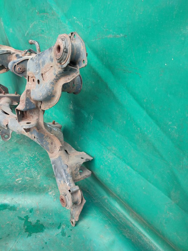 Балка задней подвески TRIBECA B9 05-07