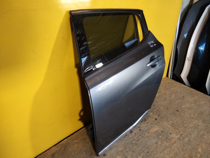 Дверь задняя левая LEAF 18-