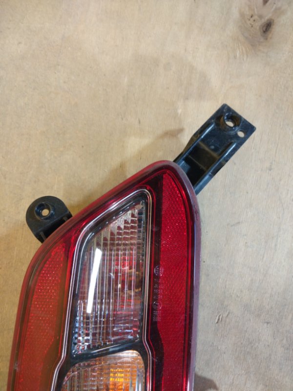 Фонарь наружный левый HYUNDAI KONA OS 17-23 Фонарь наружный левый HYUNDAI KONA OS 17-23