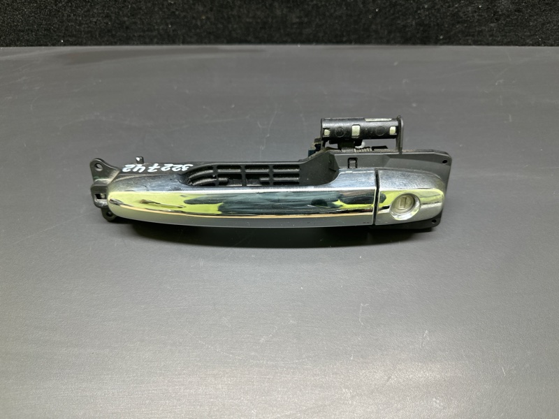 Ручка двери наружная передняя левая LEXUS ES300 ES330 01-06 2006 XV30 3.3 3MZFE 69210-33070 Б/У