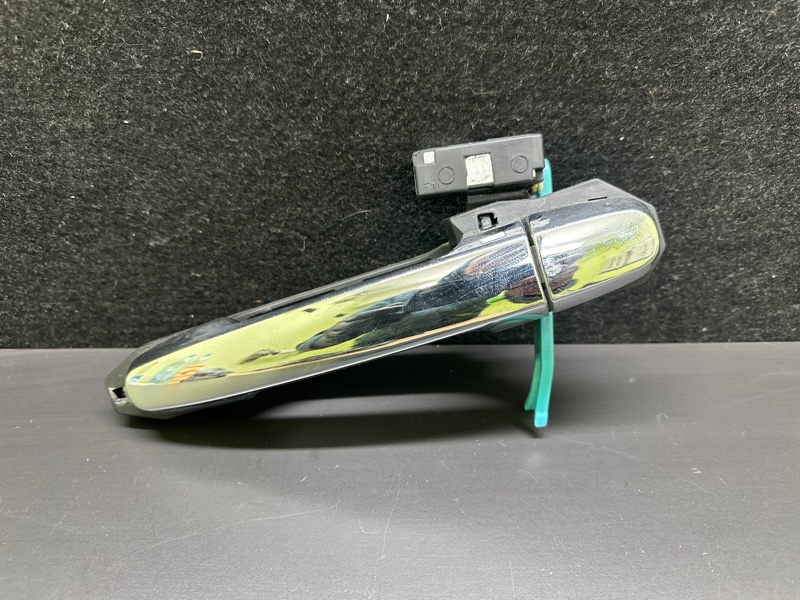 Ручка двери наружная задняя левая LEXUS ES300 ES330 01-06 2006 XV30 3.3 3MZFE 69210-33070 Б/У