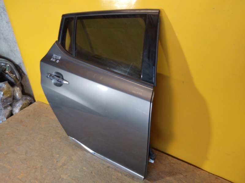 Дверь задняя правая NISSAN LEAF 18-