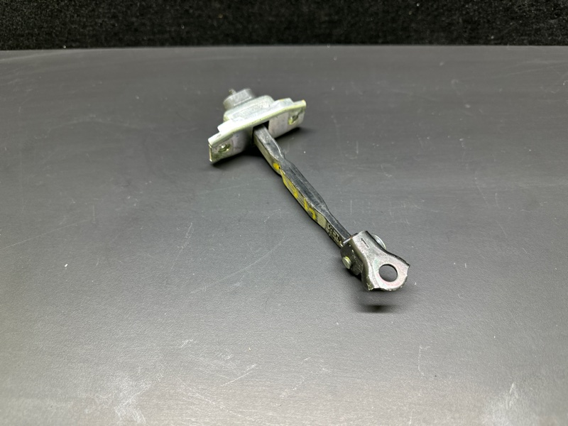 Ограничитель двери задний правый LEXUS ES300 ES330 01-06 XV30 3.3 3MZFE Ограничитель двери задний правый LEXUS ES300 ES330 01-06 XV30 3.3 3MZFE