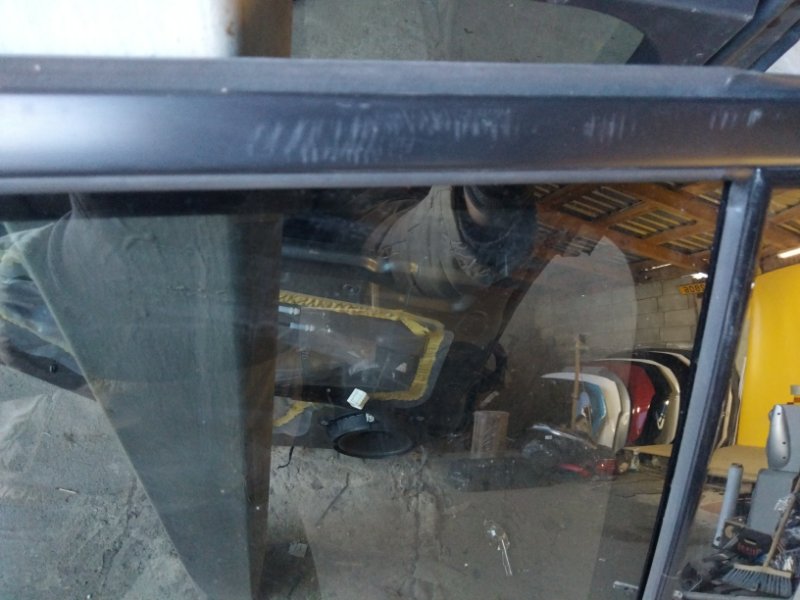 Дверь задняя правая LEAF 18-