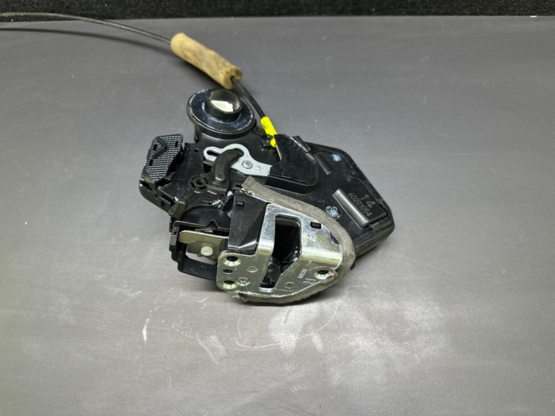 Замок двери задний правый ES300 ES330 01-06 2006 XV30 3.3 3MZFE Замок двери задний правый ES300 ES330 01-06 2006 XV30 3.3 3MZFE