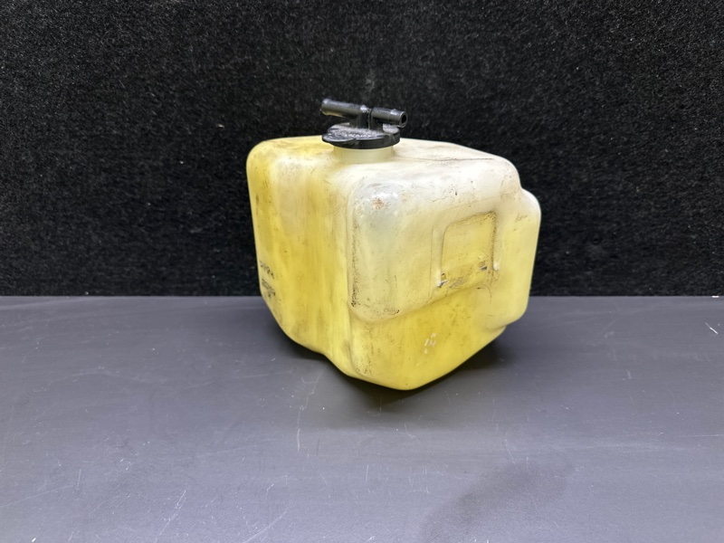 Бачок расширительный LEXUS ES300 ES330 01-06 XV30 3.3 3MZFE